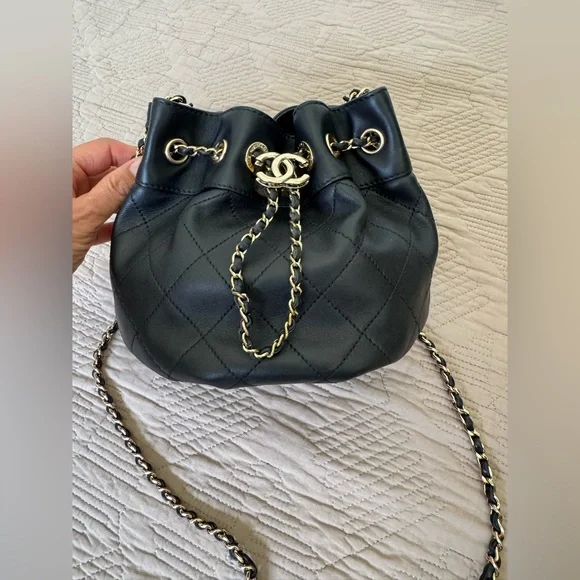 Chanel CC Chain Dweller Drawstring Bucket Bag Quilted Lambskin small Black - Picture 3 of 14